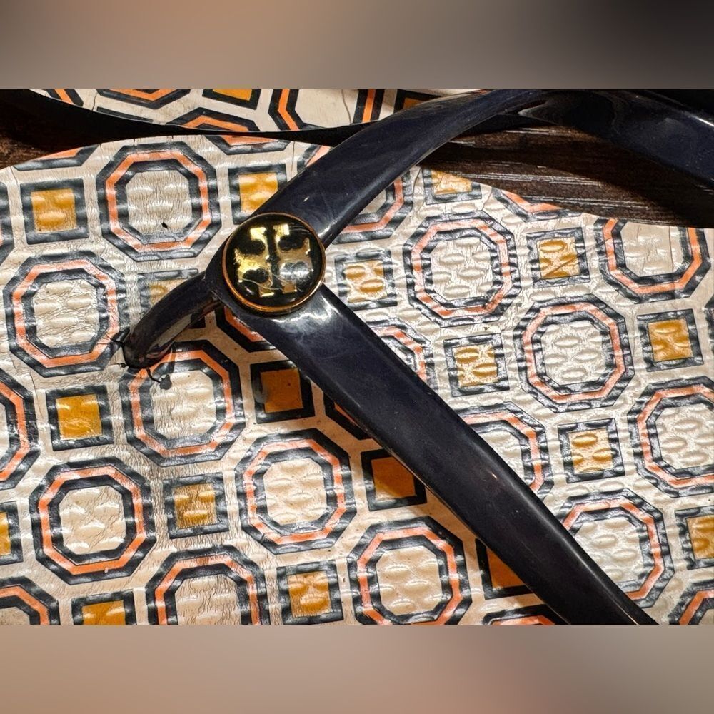 Tory Burch Navy and Orange Geo Print Flip Flops Size 6.5/7 - Picture 4 of 11